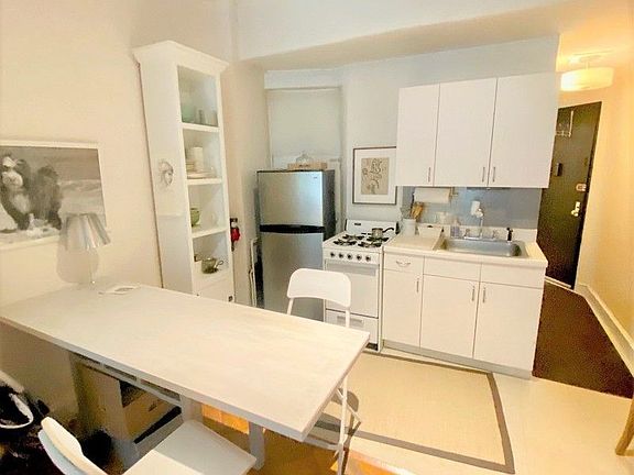 5th image of 42 W 72nd St APT 5B