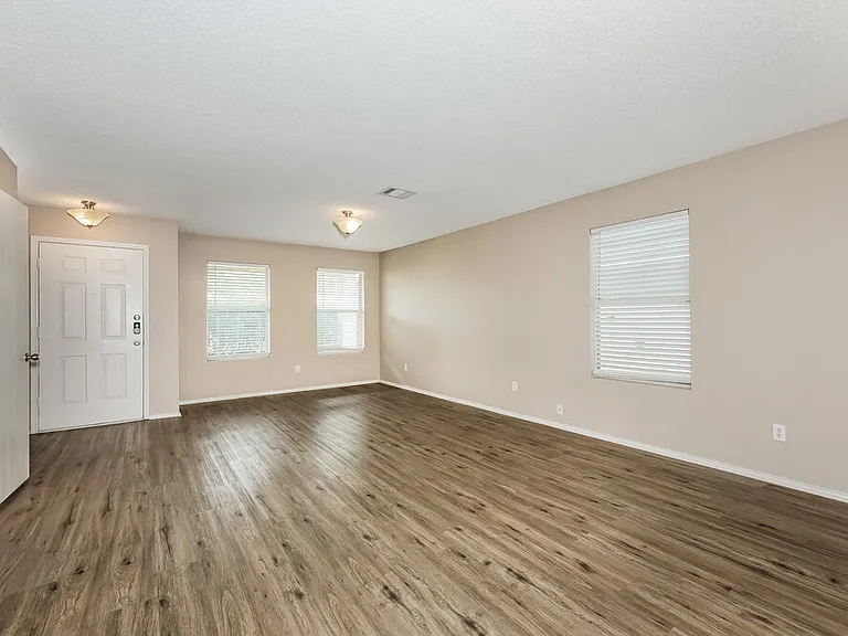 317 Blairwood Dr — Photo 6