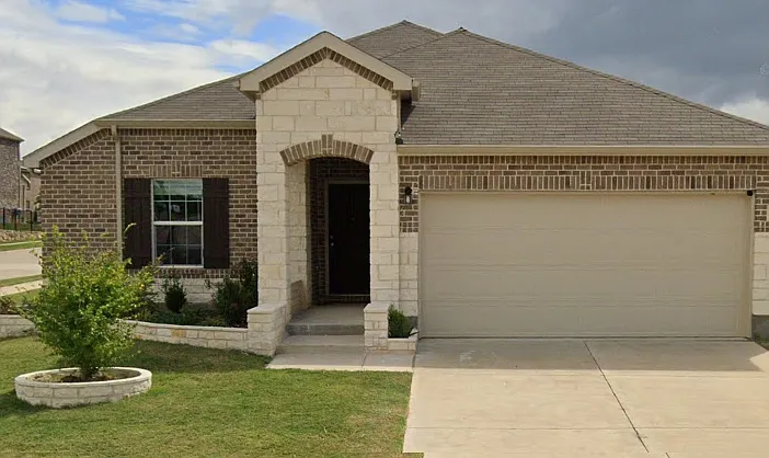 1028 Vernon Dr — Photo 1