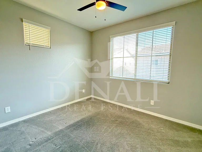 731 W Winchester Dr — Photo 18