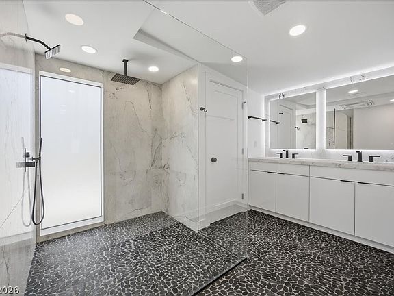 3rd image of 701 Canosa Ave
