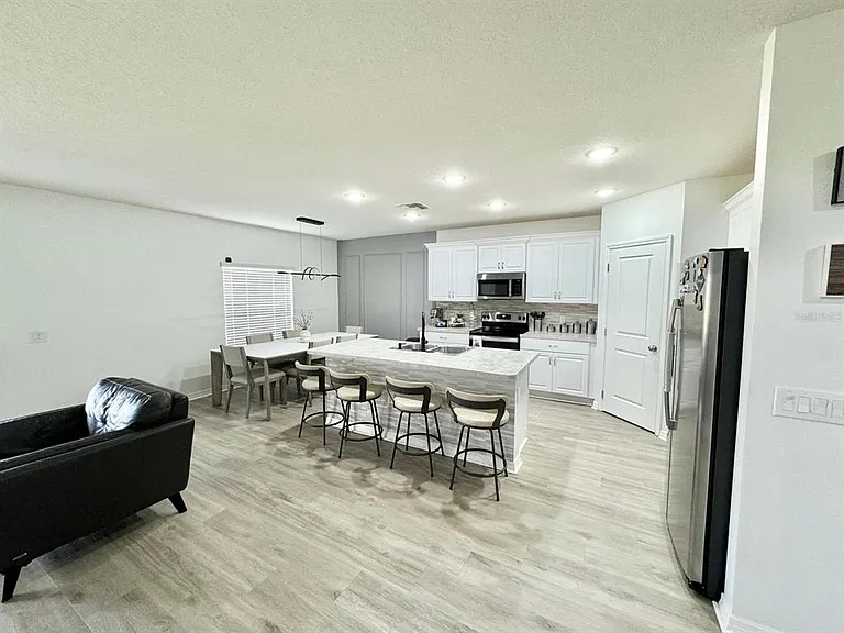 2900 Ponce Crest Dr — Photo 3