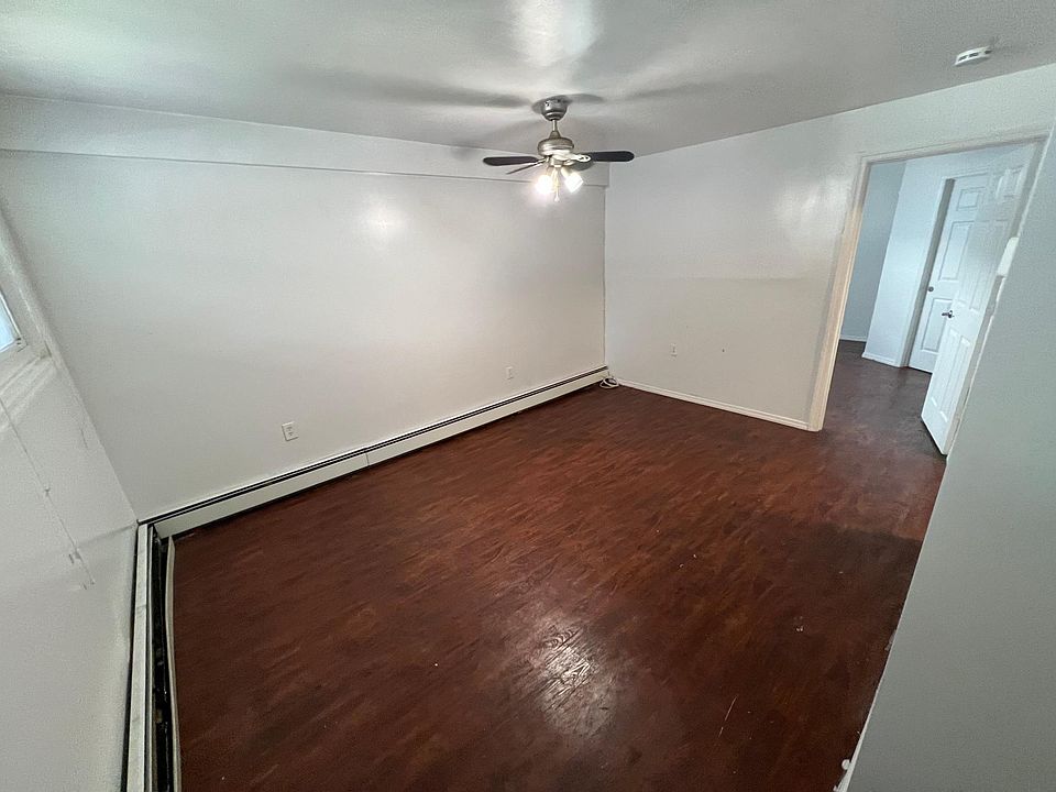 1st image of 3037 Grace Ave Floor 1