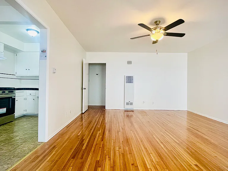 846 Palm Ave #3 — Photo 1