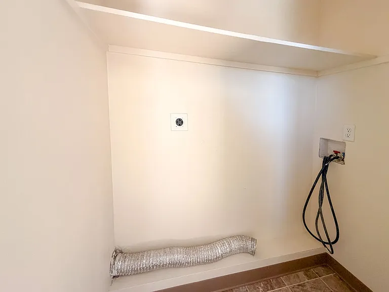 465 E Ellendale Ave — Photo 26