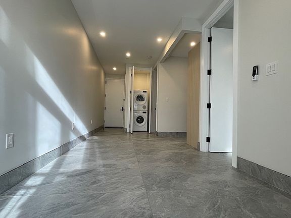 3rd image of 637 Quincy St #2A