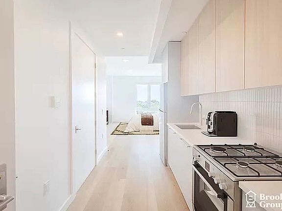 4th image of 1889 Atlantic Ave #9G