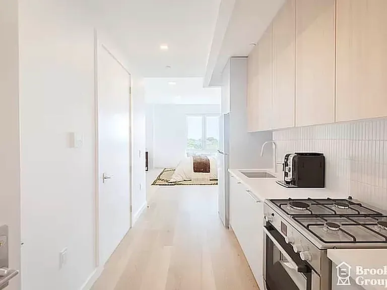 1889 Atlantic Ave #9G — Photo 4