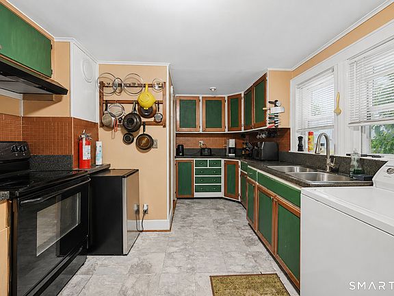 4th image of 7 Hickory Street