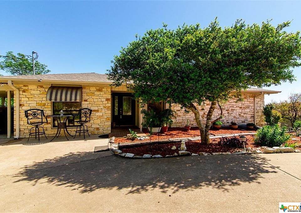 1st image of 7230 Woodlake Cir