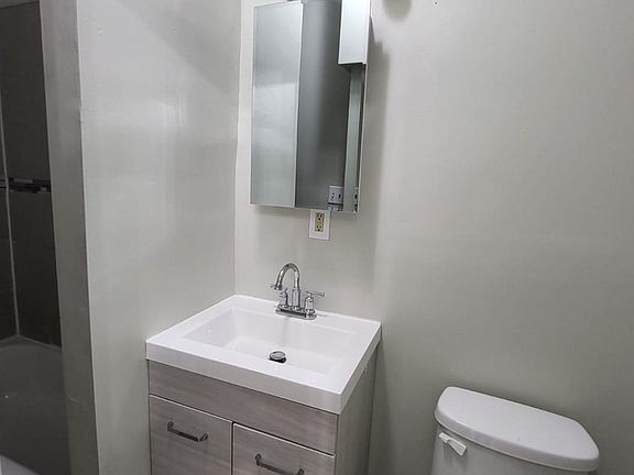 5th image of 542 S 11th St #1A