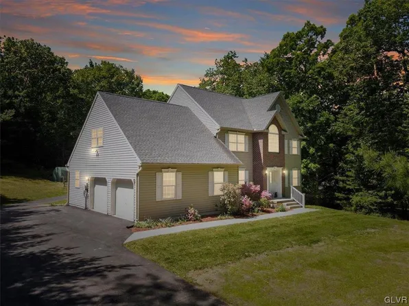 140 Chipperfield Dr, Effort, PA 18330