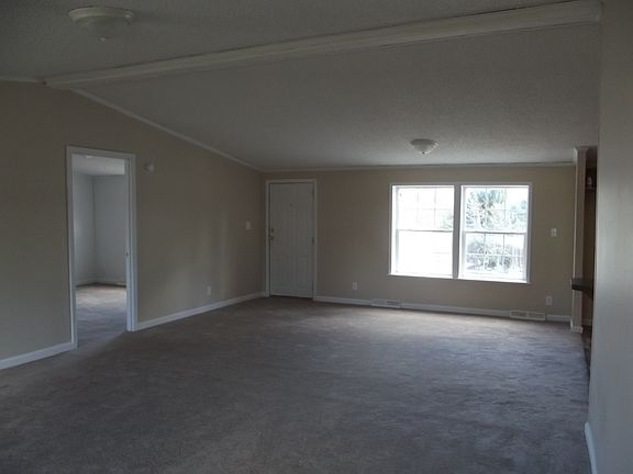 5th image of 2386 Miller Ave