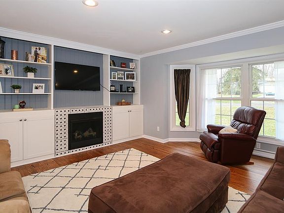 4th image of 9894 Lorelei Dr