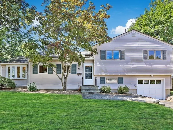 8 Oakvale Rd, Framingham, MA 01701