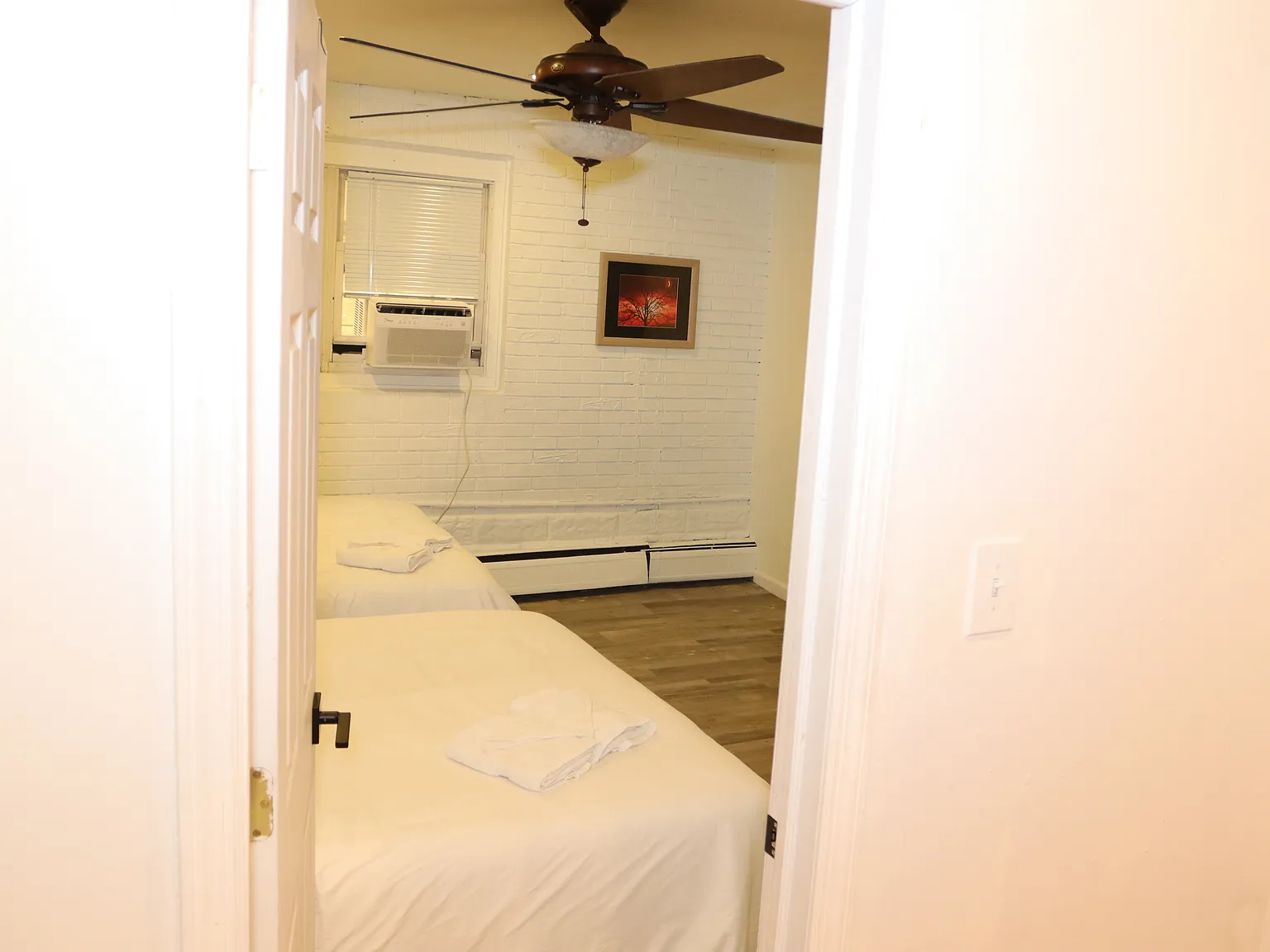2 bed, 1000 sqft, $2,000 — Photo 2