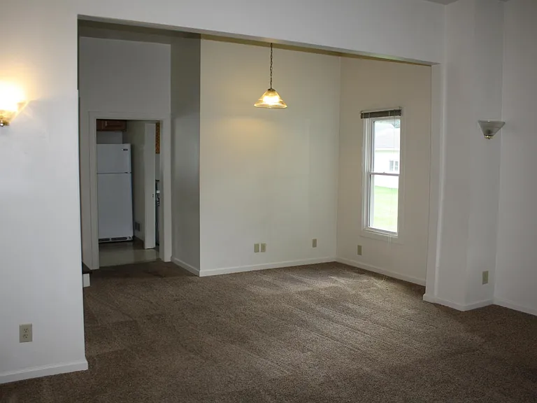 515 S Woodlawn Ave — Photo 5