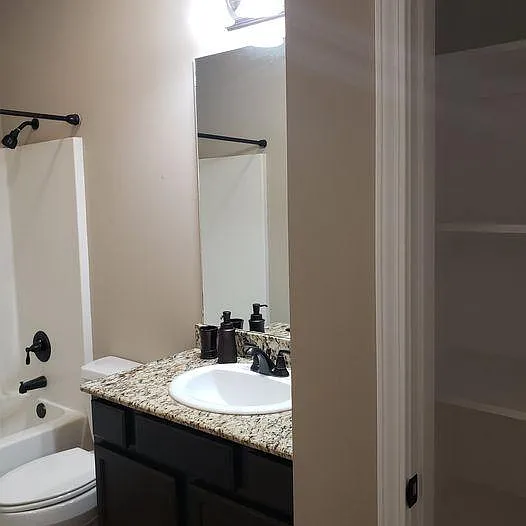 102 Sabine Dr — Photo 15
