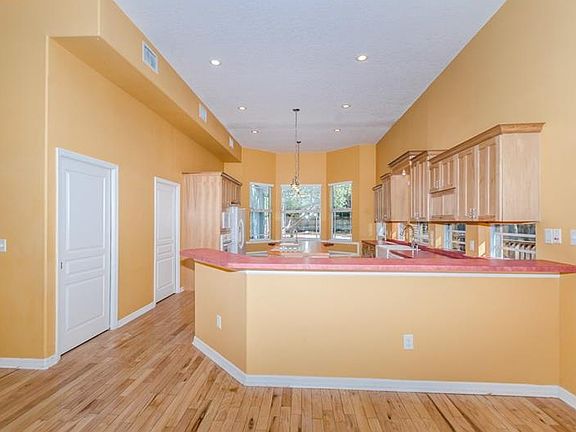 4th image of 1781 Wilmar Ave