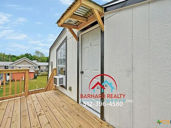 2nd image of 1407 W Hopkins St #2