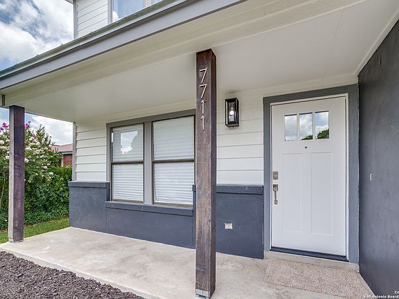 3rd image of 7711 Chatsworth