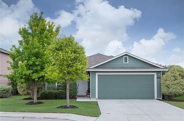 1st image of 2228 Stoneleigh Dr