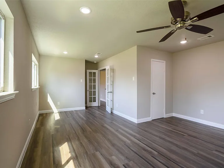 8703 Valley Ledge Dr — Photo 14