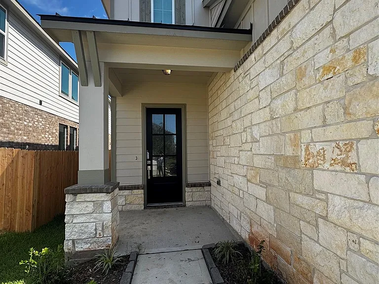 23642 Red Rowan Ln — Photo 2