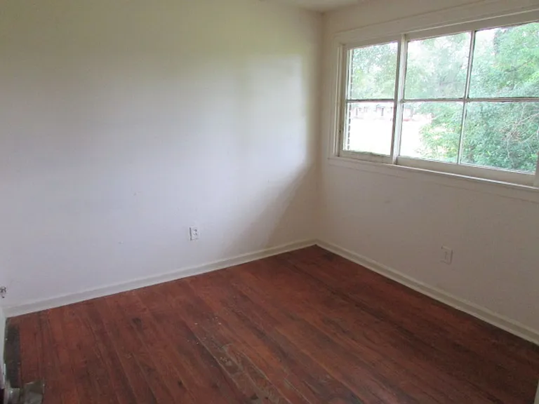 123 Dixie Dr — Photo 9