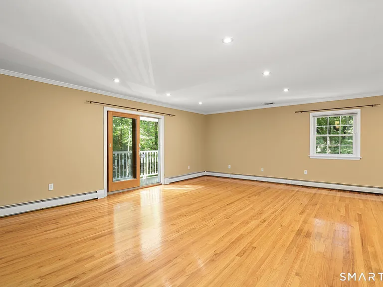 122 Deforest Rd — Photo 15