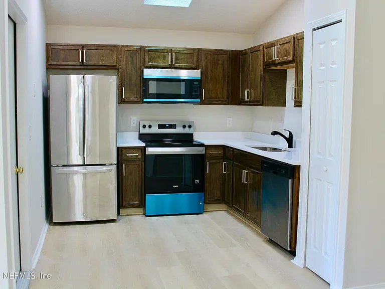 10178 Geni Hill Cir N — Photo 5