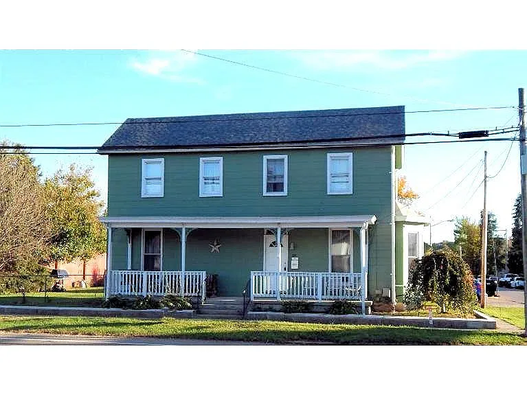 351 Pike St photo 1