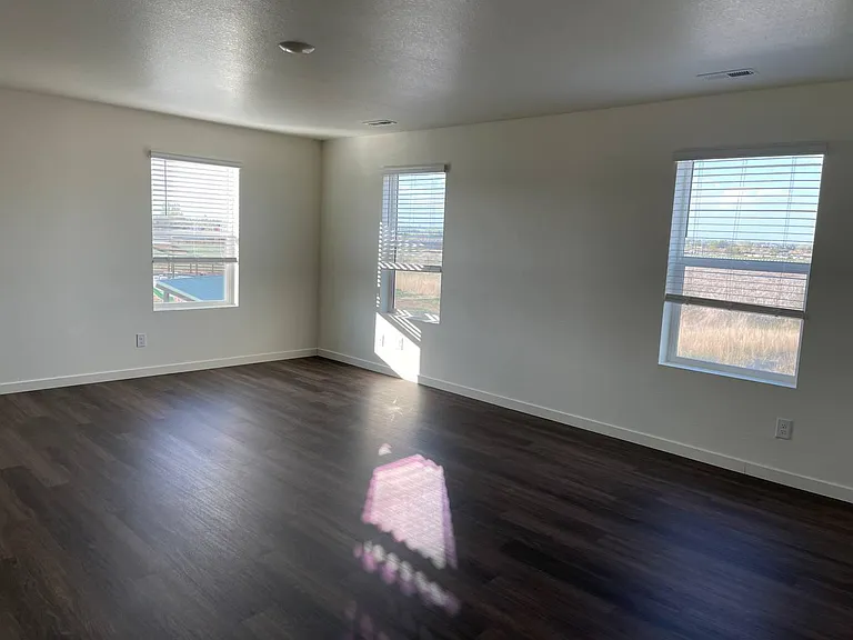 6045 Holstein Dr — Photo 19