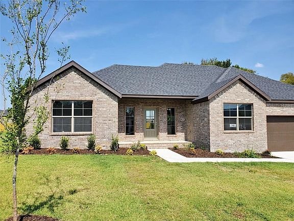 2nd image of 472 Vista Del Valle St
