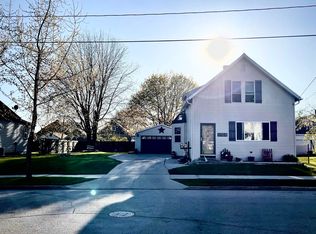 1024 S 24th St, Manitowoc, WI 54220