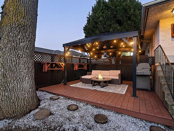 3rd image of 727 Porter Rd