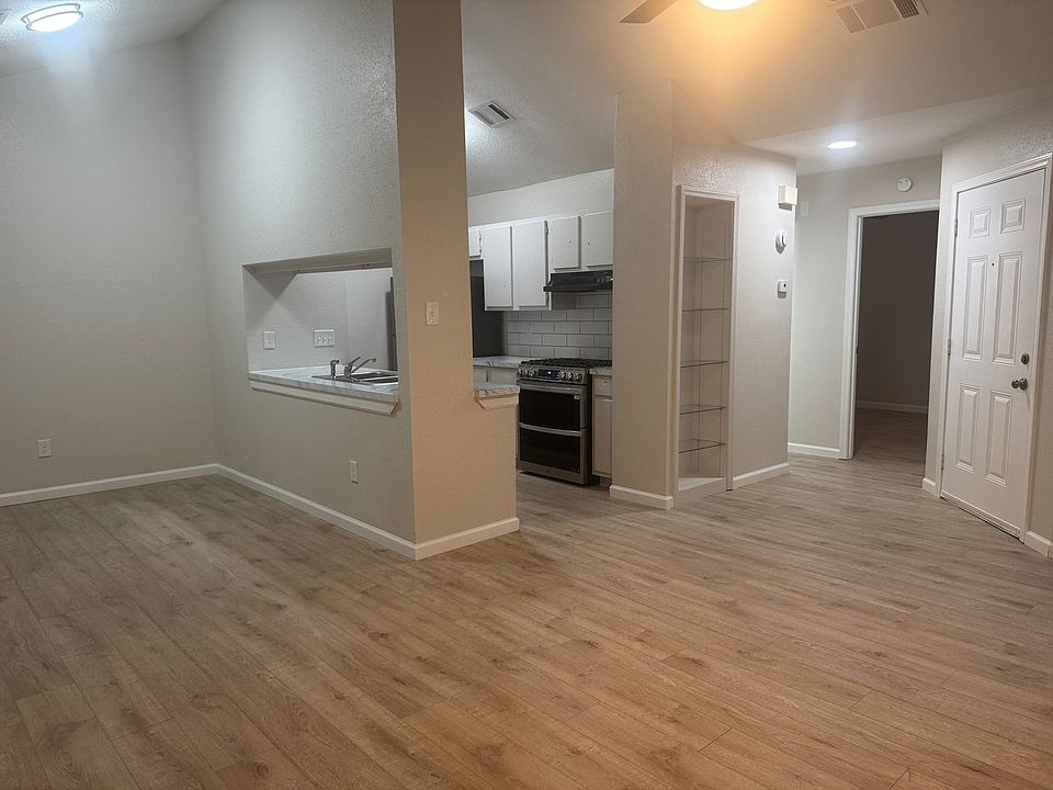 1st image of 1809 Prairie Knoll Ct #A