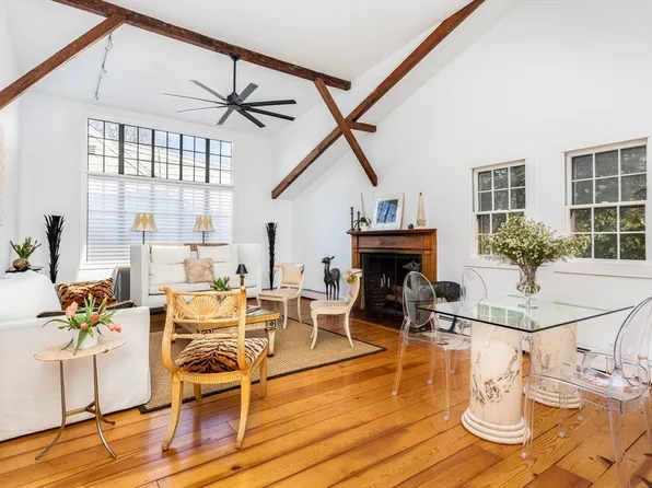 5 Stacey Ct #2, Marblehead, MA 01945