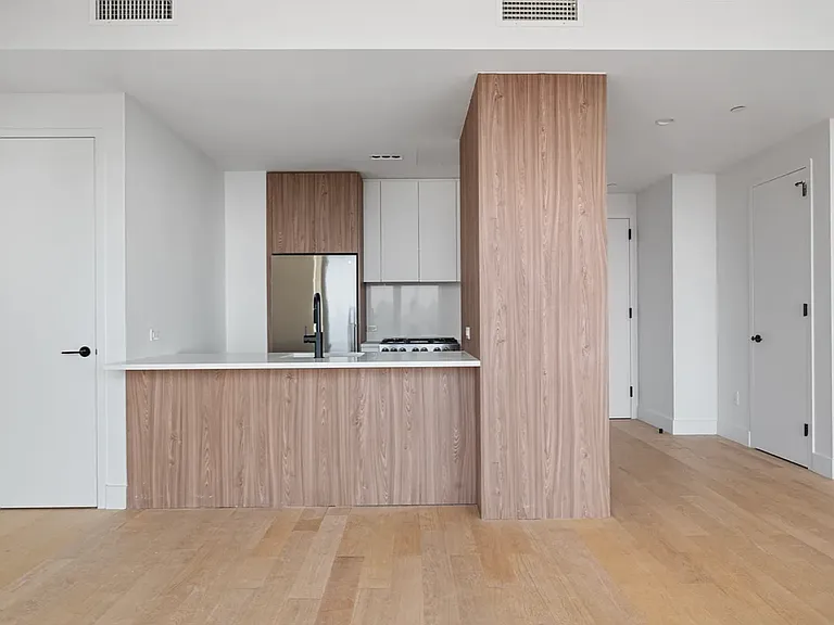 224 W 124th St #1603 — Photo 8