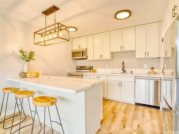 1687 Pensacola St APT 706, Honolulu, HI 96822