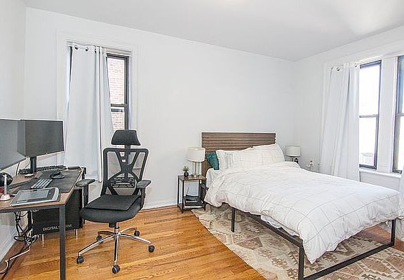 4th image of 28-08 35th St #4E