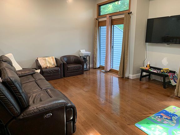 4th image of 1607 Mill Pond Dr