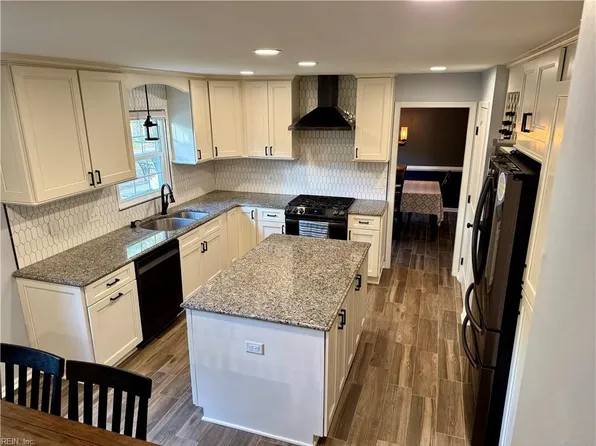 629 Old Dominion Rd, Yorktown, VA 23692