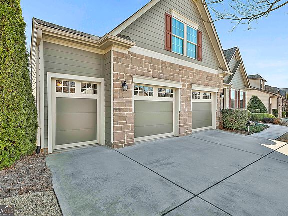 5th image of 131 Red Maple Dr