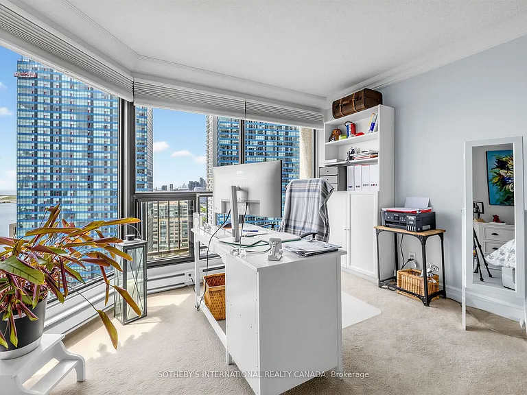 65 Harbour Sq #2104 — Photo 19