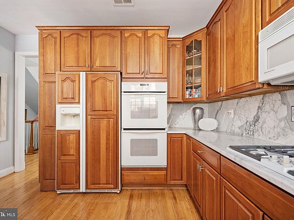 5th image of 707 Fords Landing Way