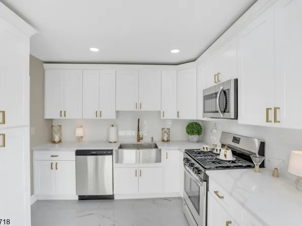 1 Jasko Ct, South Amboy City, NJ 08879