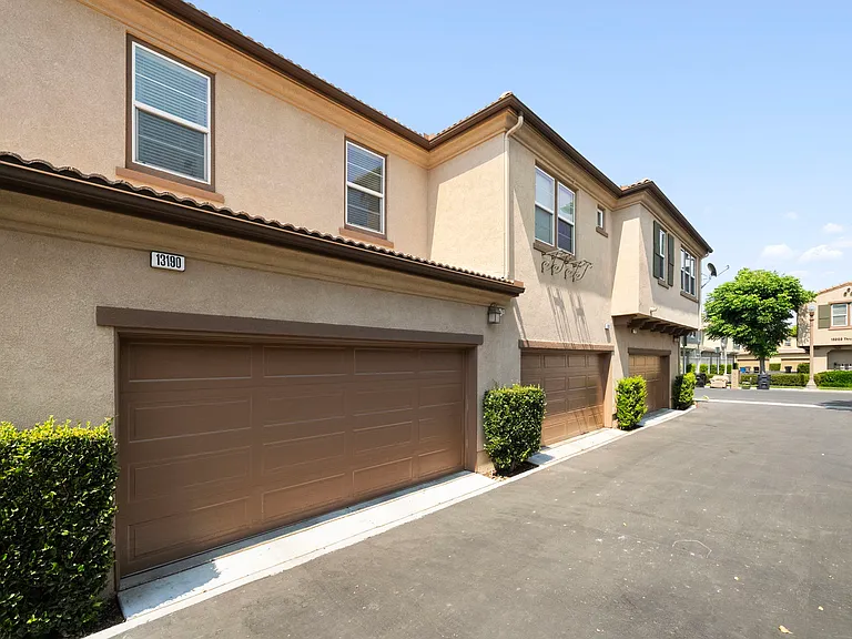13190 Murano Ave — Photo 23