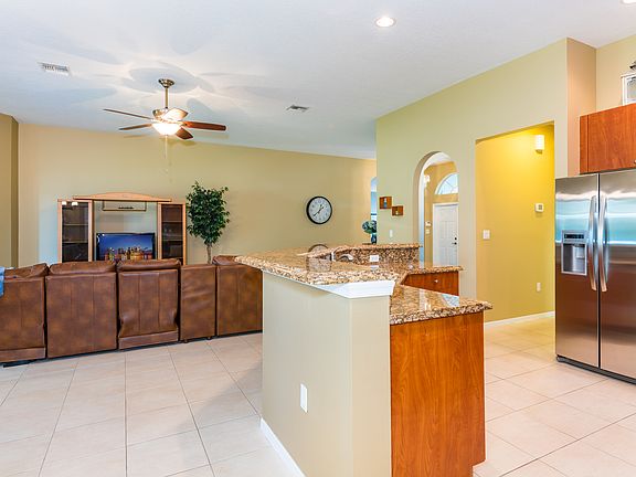 3rd image of 13720 NW 23rd St