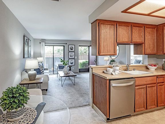 3rd image of 18948 Sara Park Cir